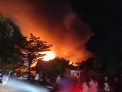 Dua Unit Rumah Terbakar di Jalan Pahlawan Kerja